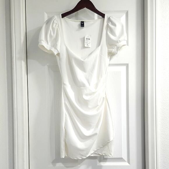 ❤️NWT❤️Windsor White Puff Sleeve Mini Dress - Picture 1 of 9